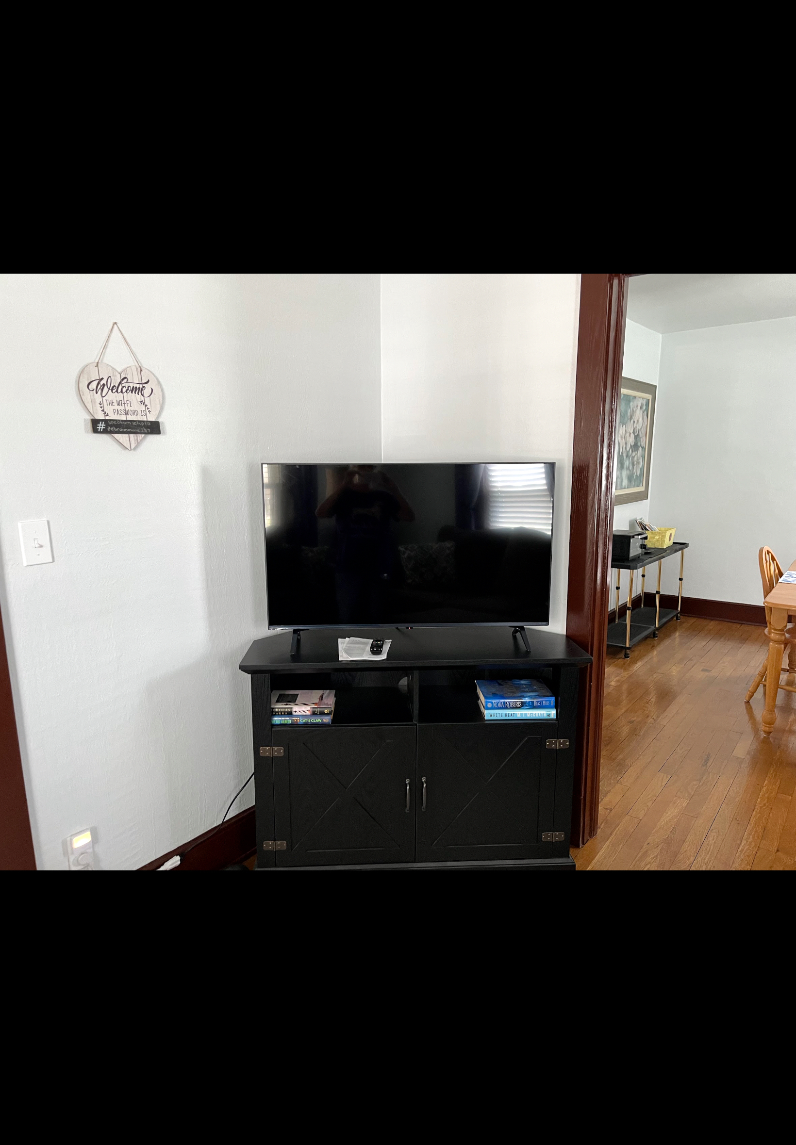 Evergreen Manor - Photo 3