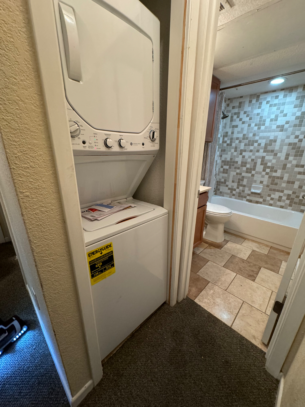 Cute 1 bedroom in Prime South Austin location - Photo 8
