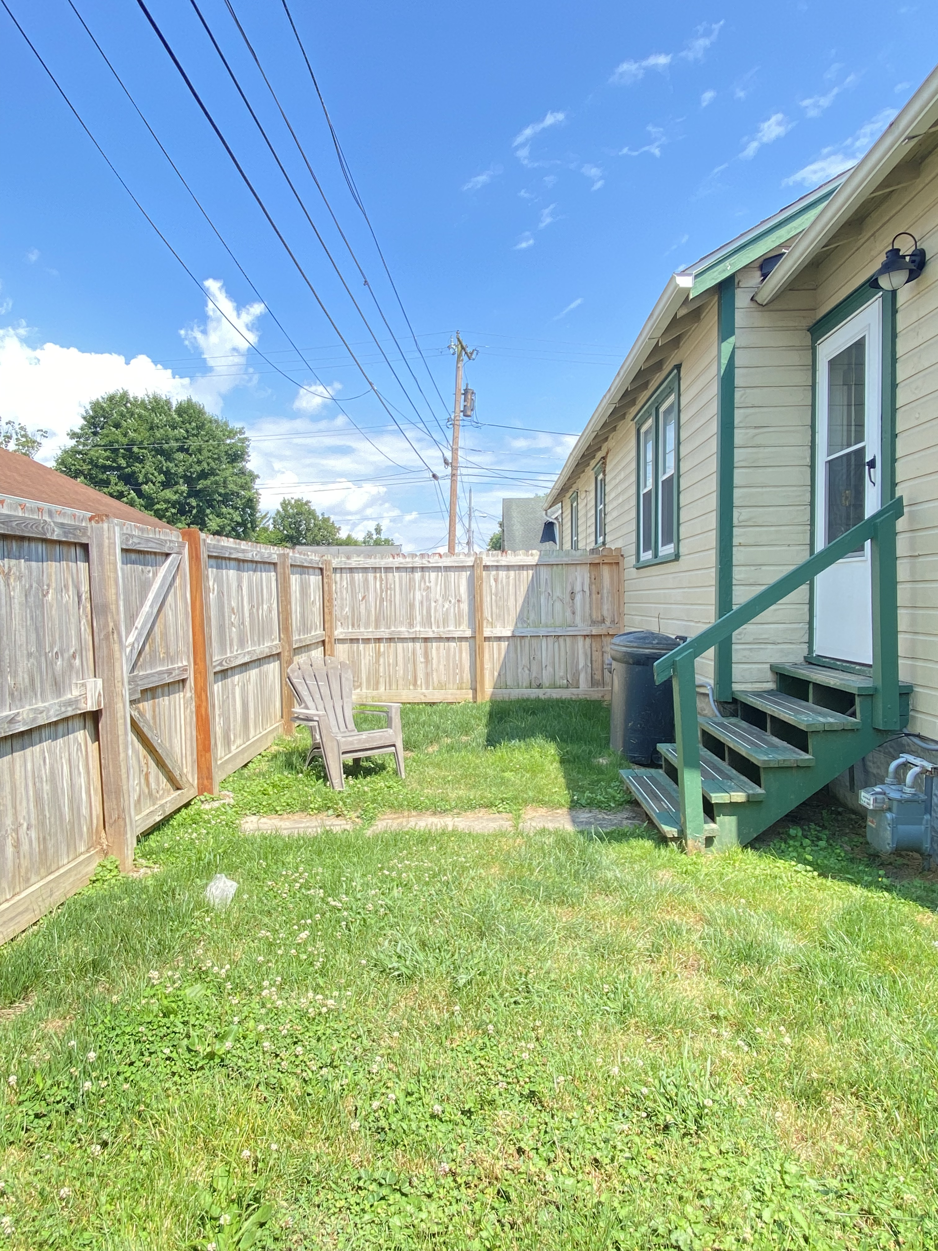Pet friendly, Cozy 2 Bedroom Home with 2 Car Garage - Photo 11