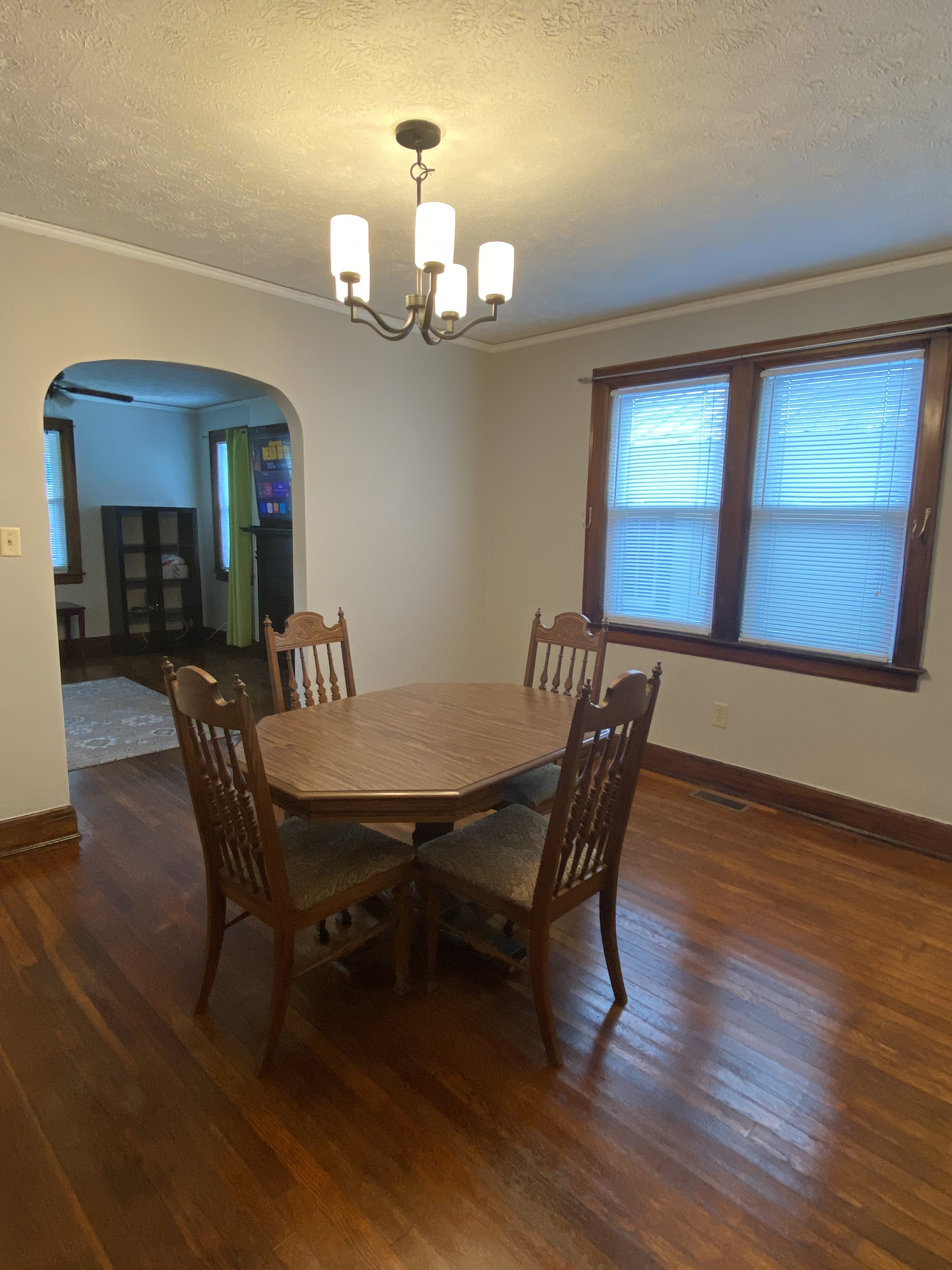 Pet friendly, Cozy 2 Bedroom Home with 2 Car Garage - Photo 7