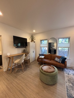 Seldom Available - Cozy Quiet Townhome in Gated Community - Perfect for Traveling Nurses - Photo 3