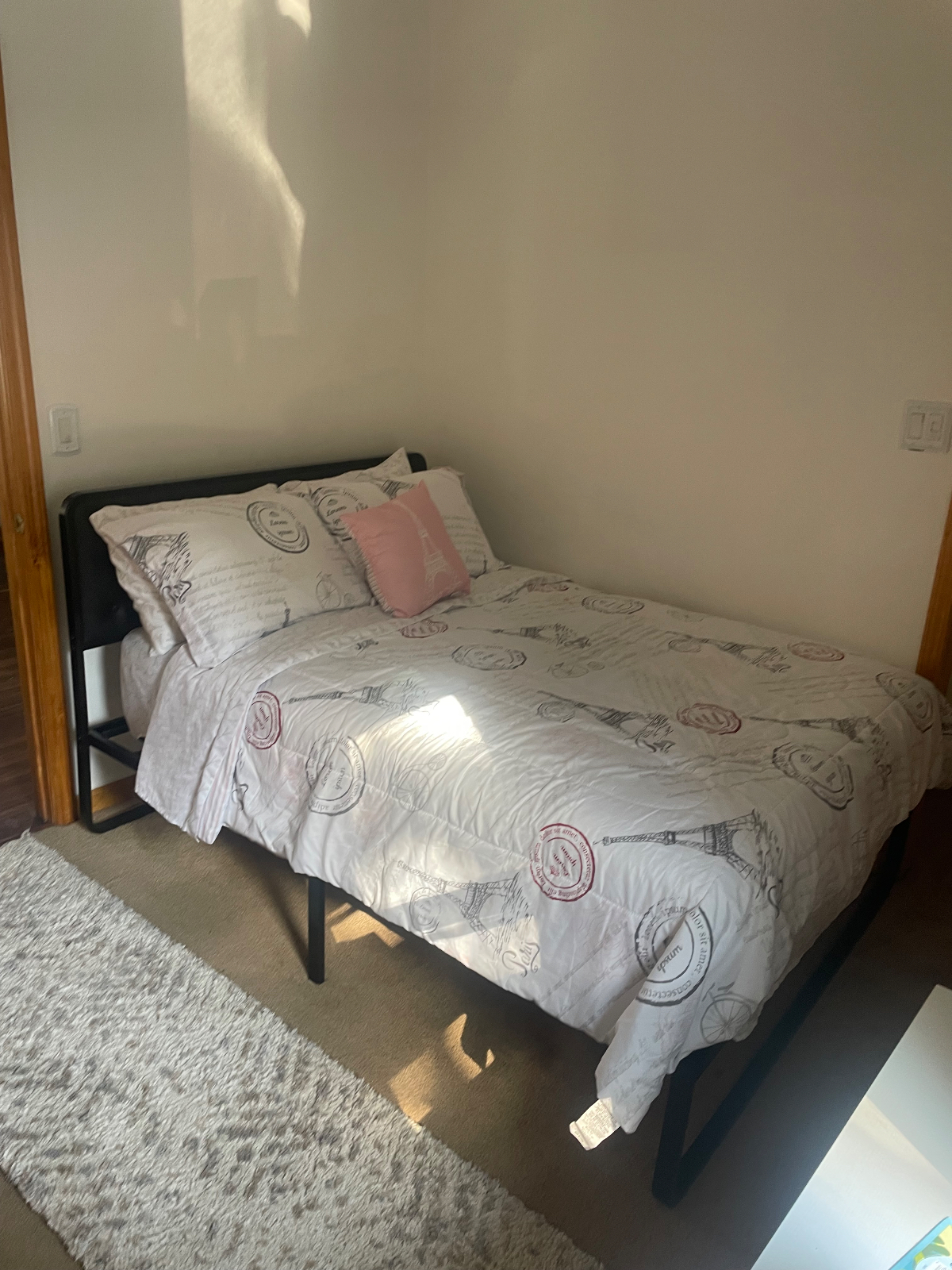 whole house or single rooms avaiiable - Photo 1