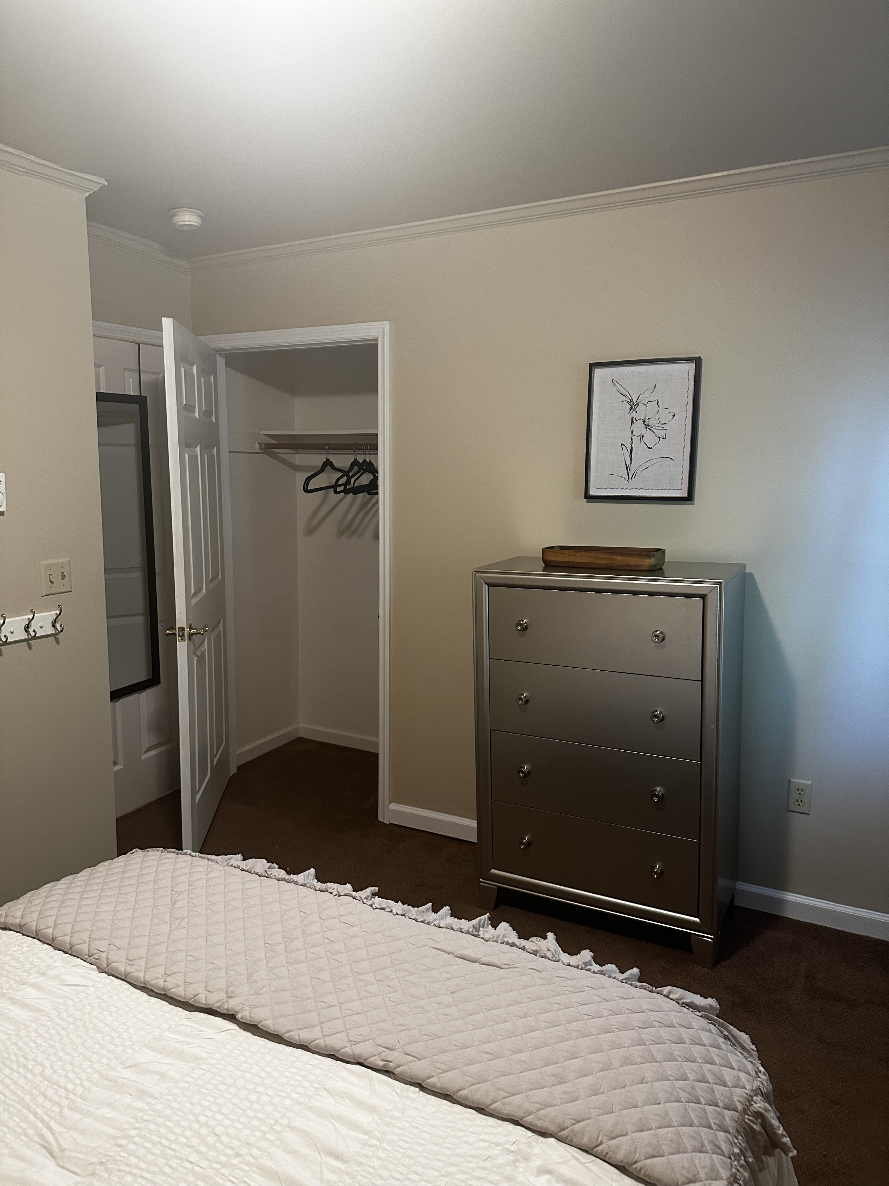 Room available in a two bedroom apartment - Photo 4