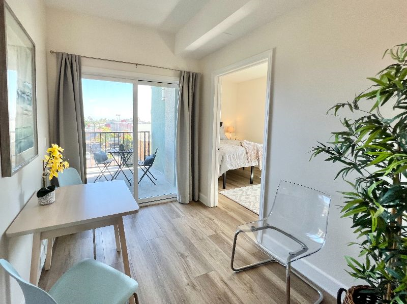 North Park 2 Br/1 Ba, Pets w/owner o.k. - Offstreet Parking & Laundry - Photo 4