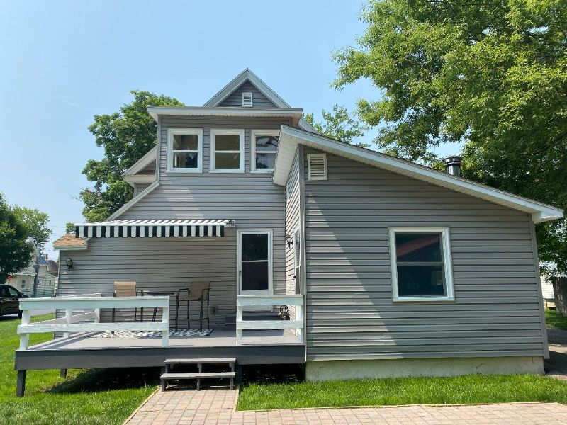 Fully Furnished 2-Bedroom Apartment in Quiet Watertown Neighborhood - Walking distance to Hospital! - Photo 1