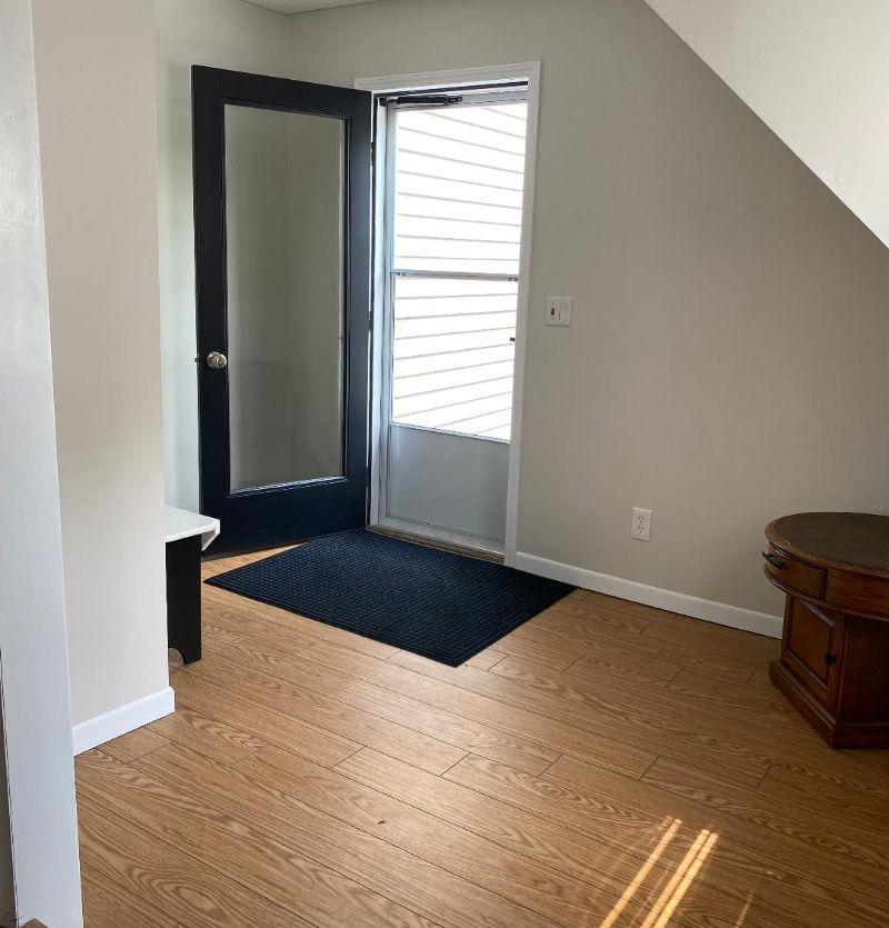 Fully Furnished 2-Bedroom Apartment in Quiet Watertown Neighborhood - Walking distance to Hospital! - Photo 9