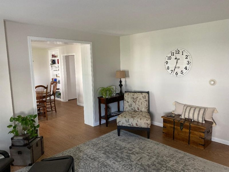 Fully Furnished 2-Bedroom Apartment in Quiet Watertown Neighborhood - Walking distance to Hospital! - Photo 4
