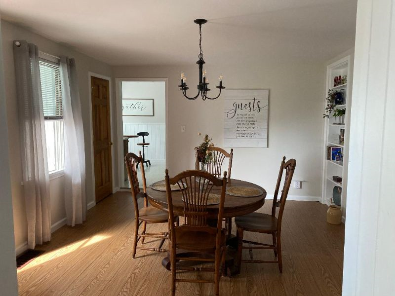 Fully Furnished 2-Bedroom Apartment in Quiet Watertown Neighborhood - Walking distance to Hospital! - Photo 8