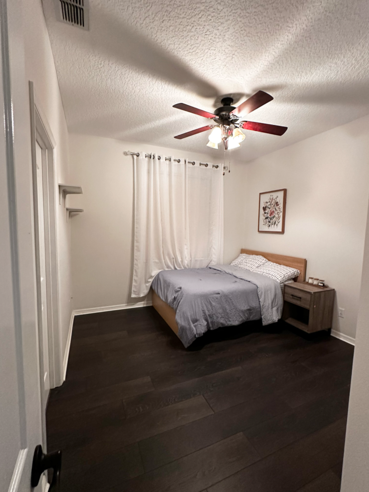 Cozy, Fully Furnished Room in Quiet Area