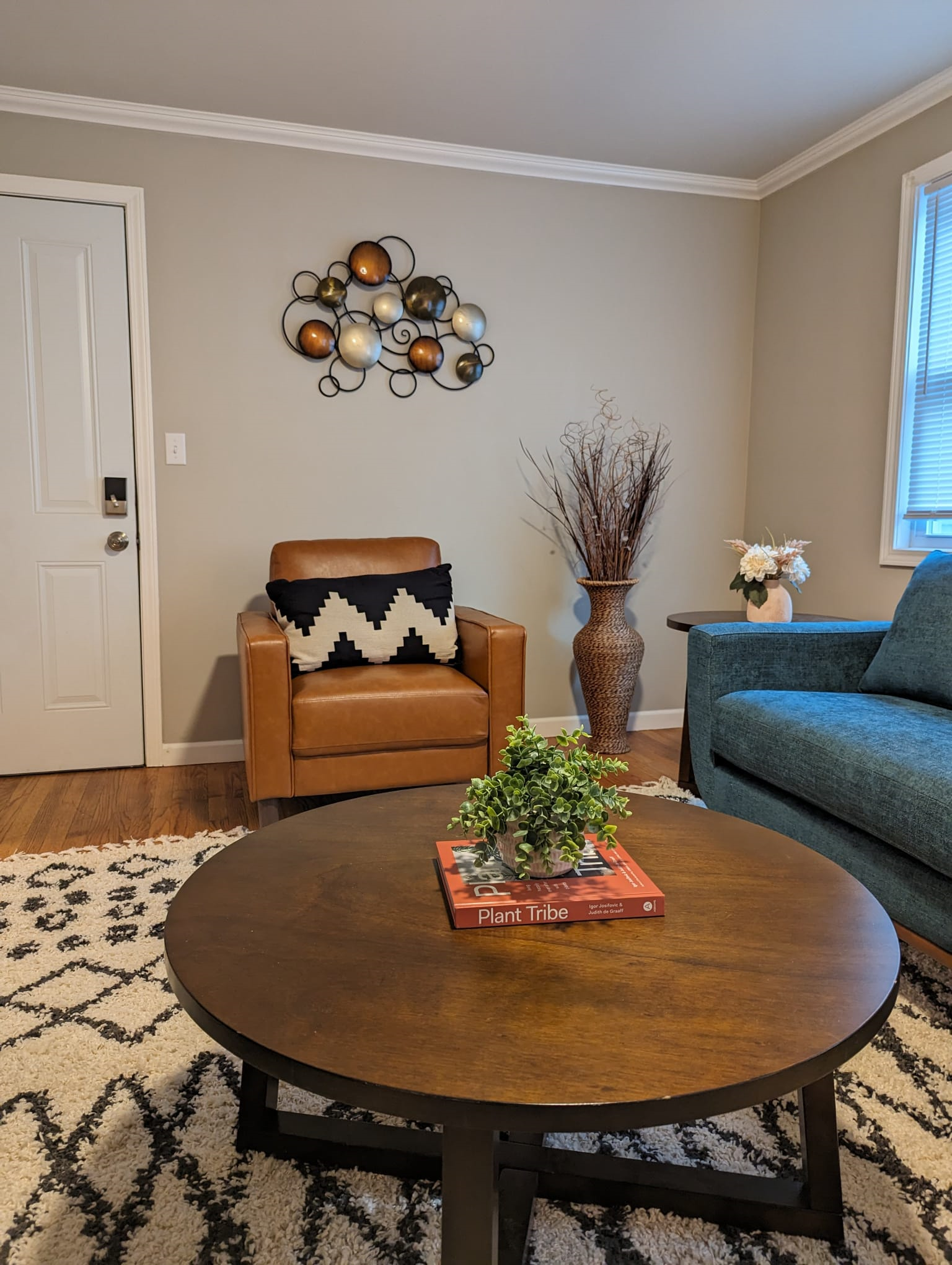 Designer New Unit Near Hospitals/University - Photo 4