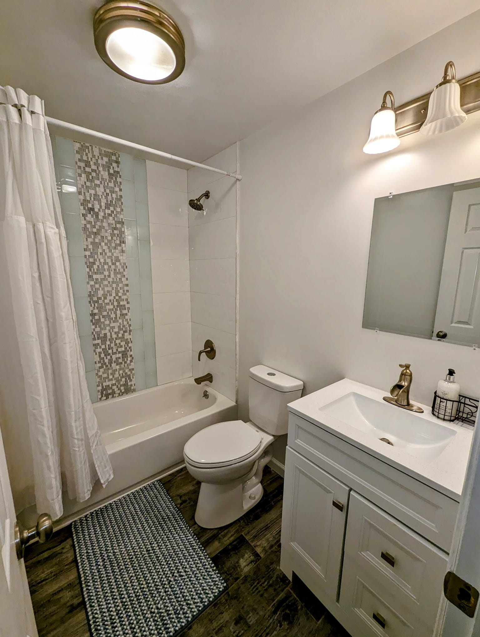 Designer New Unit Near Hospitals/University - Photo 10