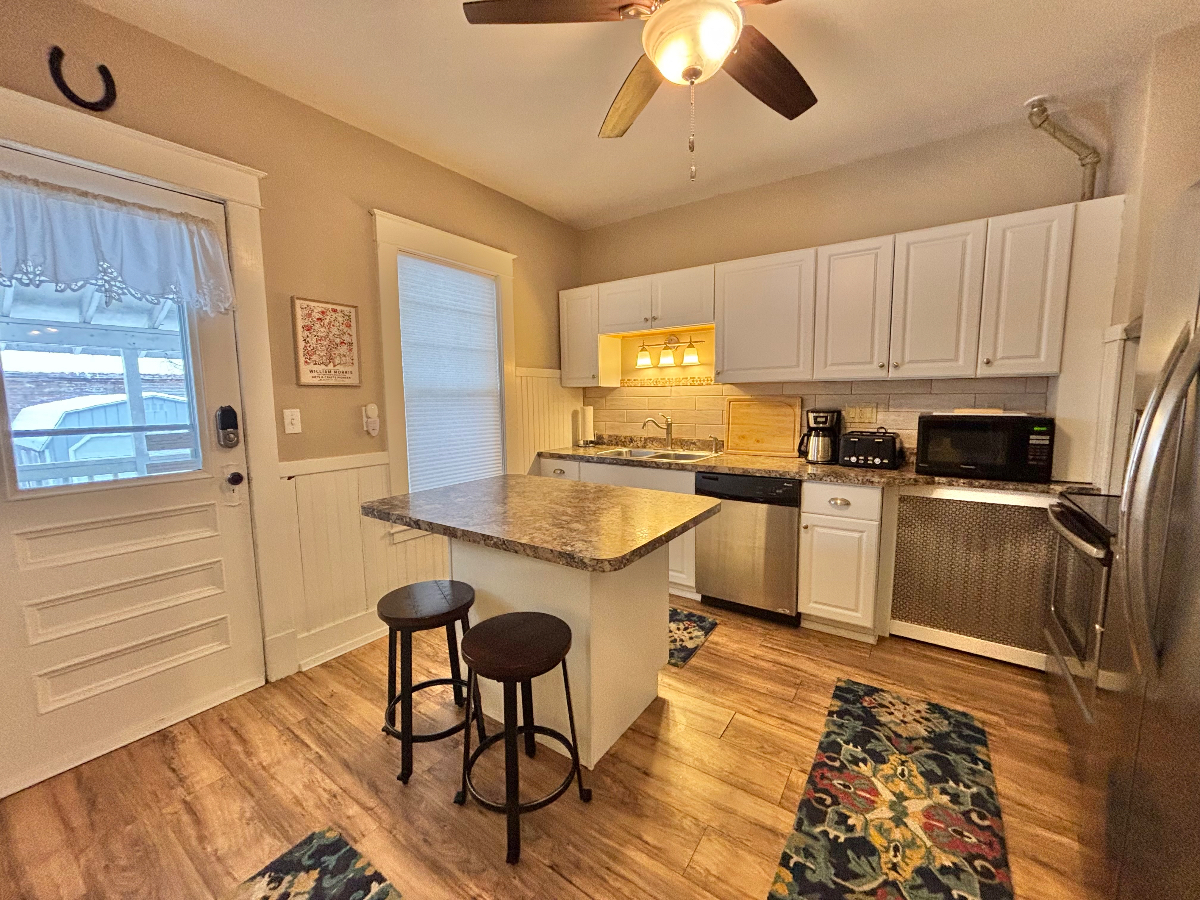 2000sf Townhome Close to RRMC & Killington - Photo 4