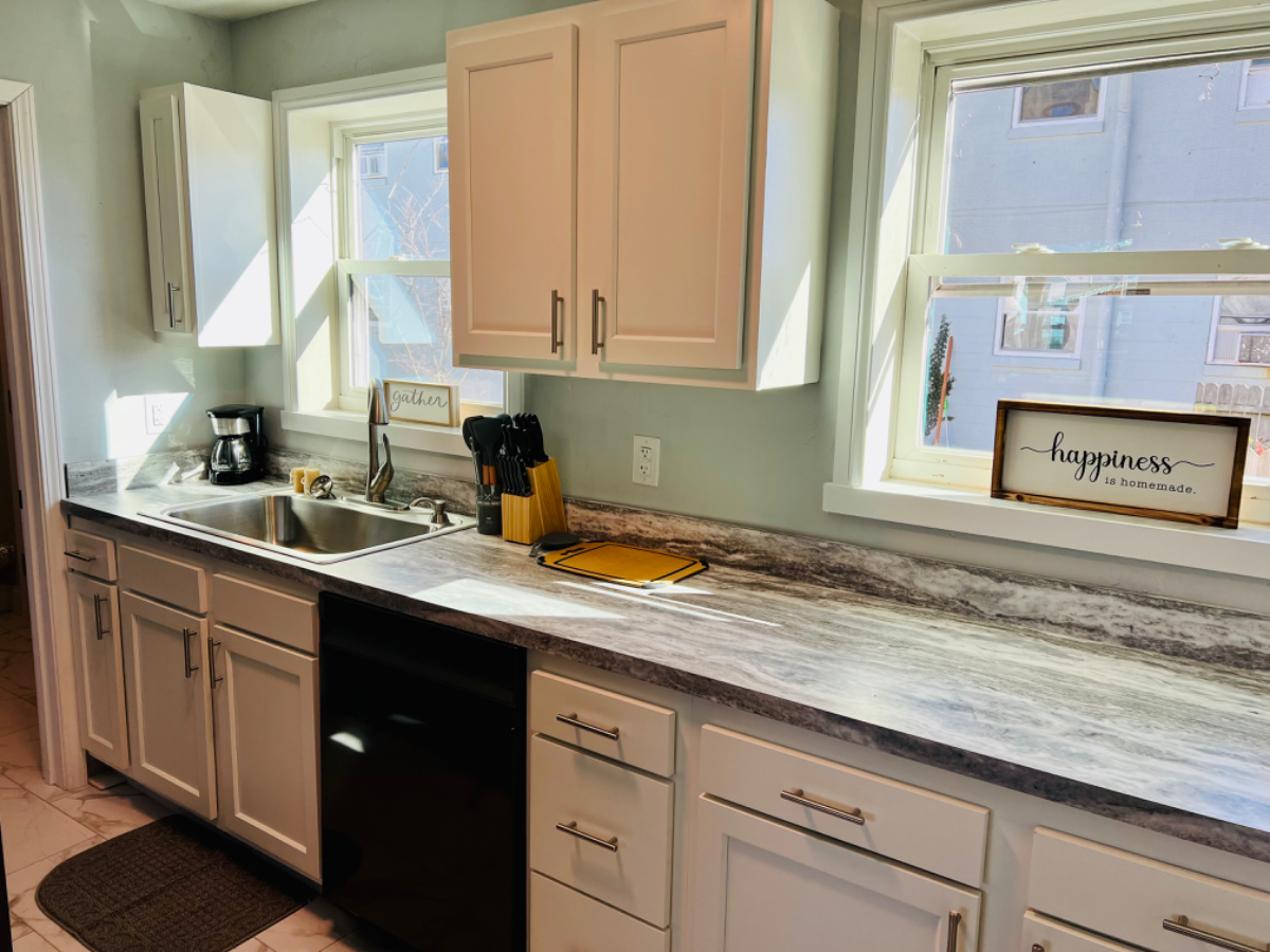 Cozy remodeled 2 Bedroom apartment in a quiet neighborhood - Photo 1