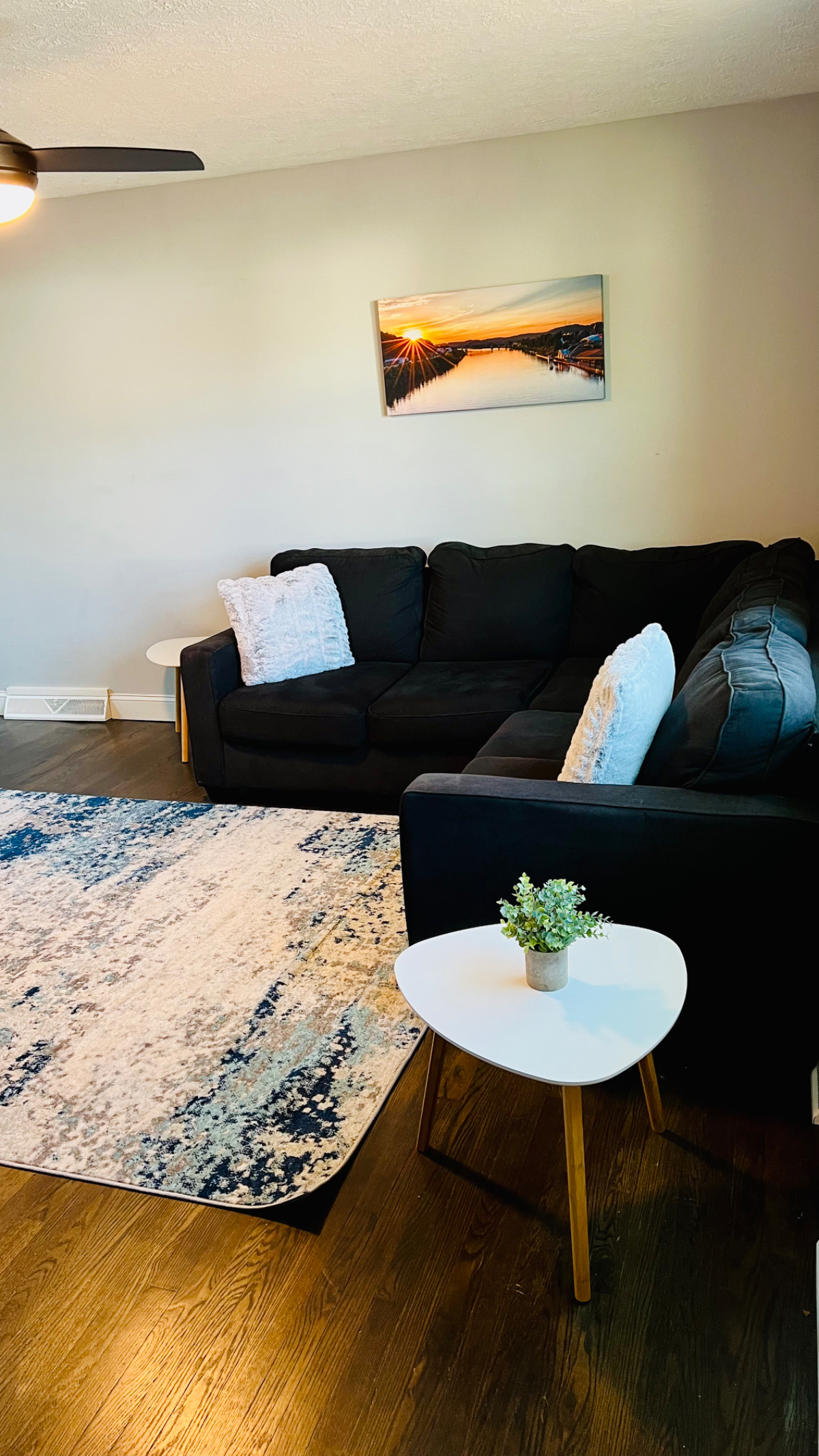 Cozy remodeled 2 Bedroom apartment in a quiet neighborhood - Photo 6