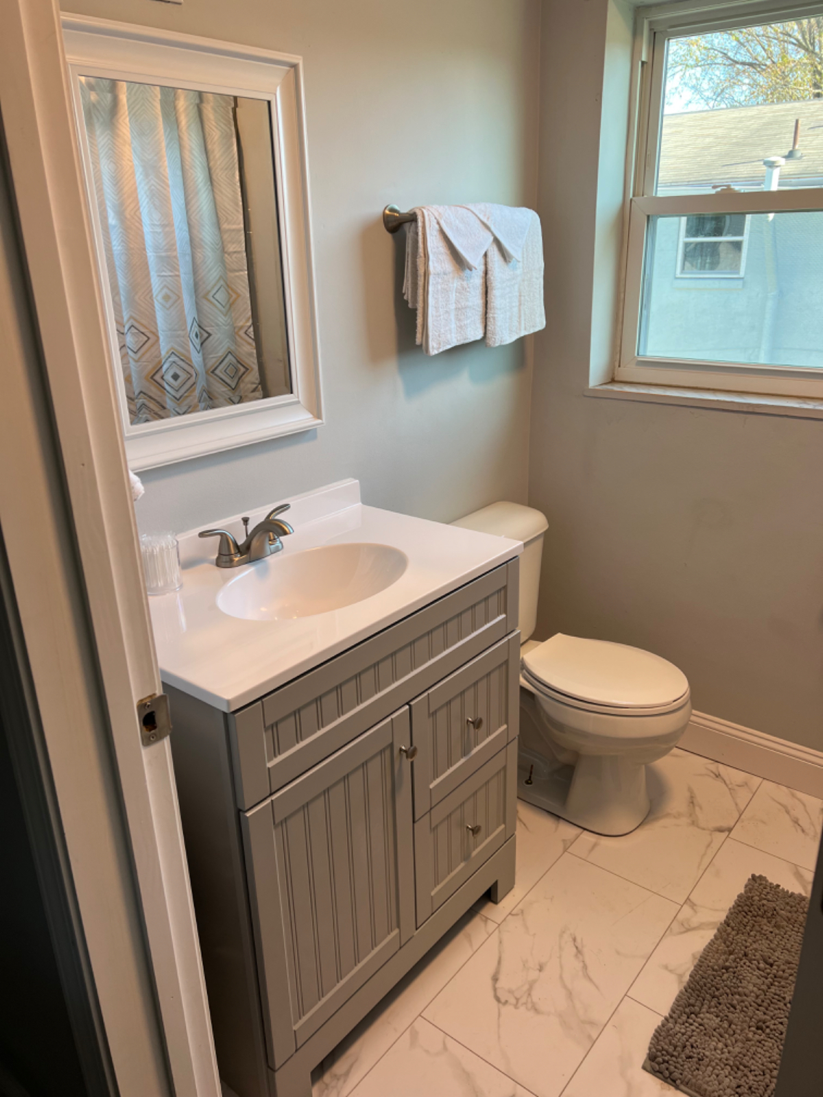 Cozy remodeled 2 Bedroom apartment in a quiet neighborhood - Photo 12