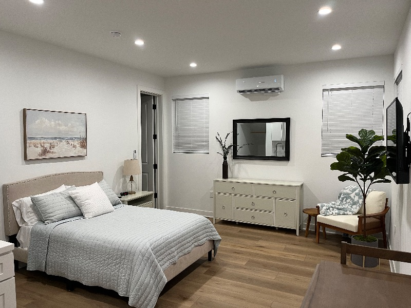 Cozy South Bay Studio