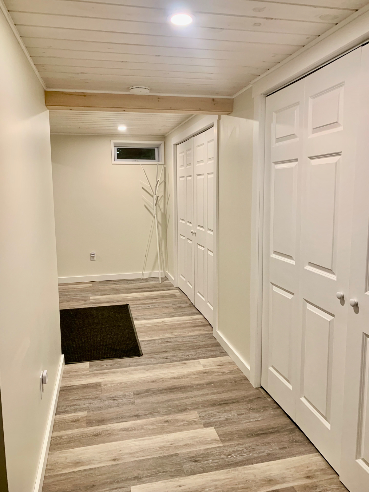 Private entry full apartment - Photo 6
