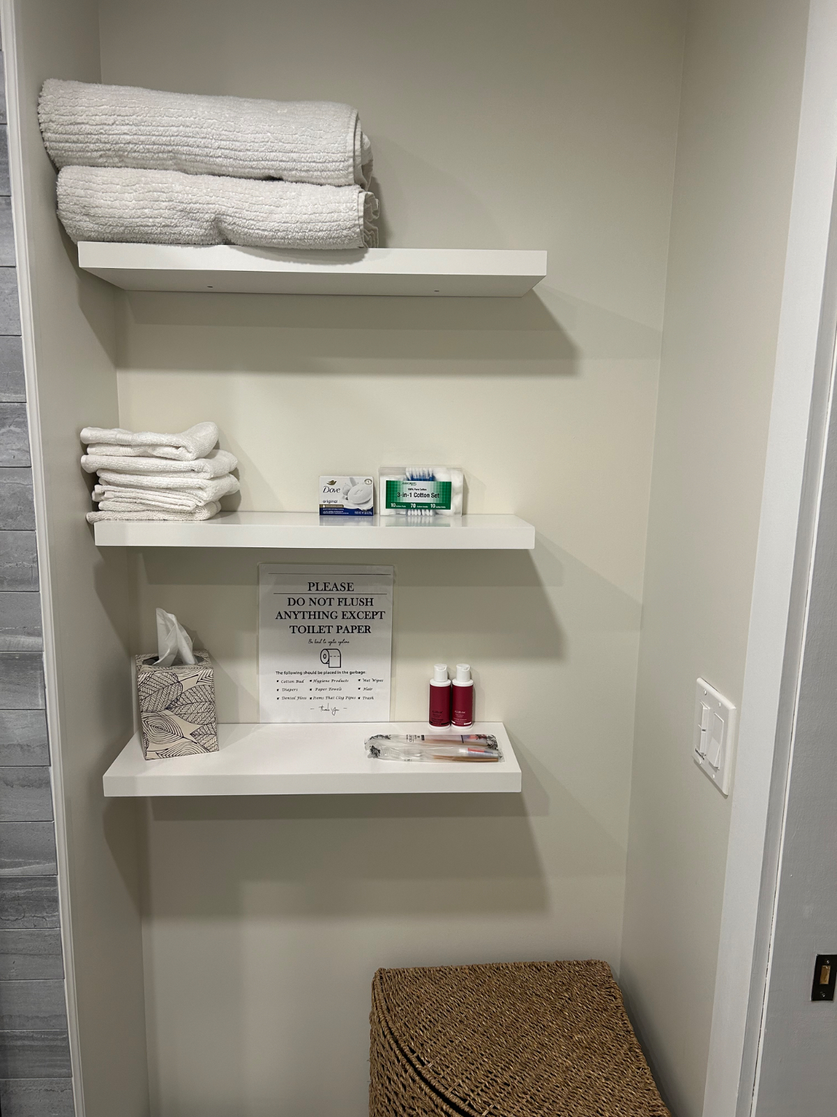 Private entry full apartment - Photo 3