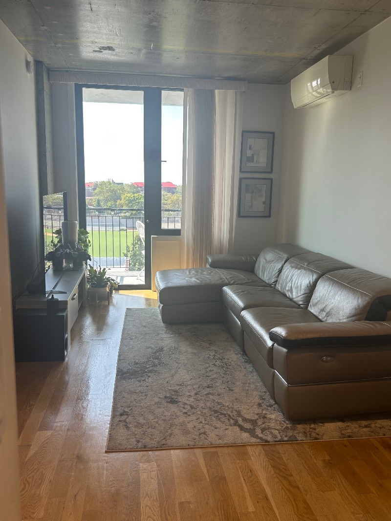 Modern 1-Bedroom with View - Photo 2
