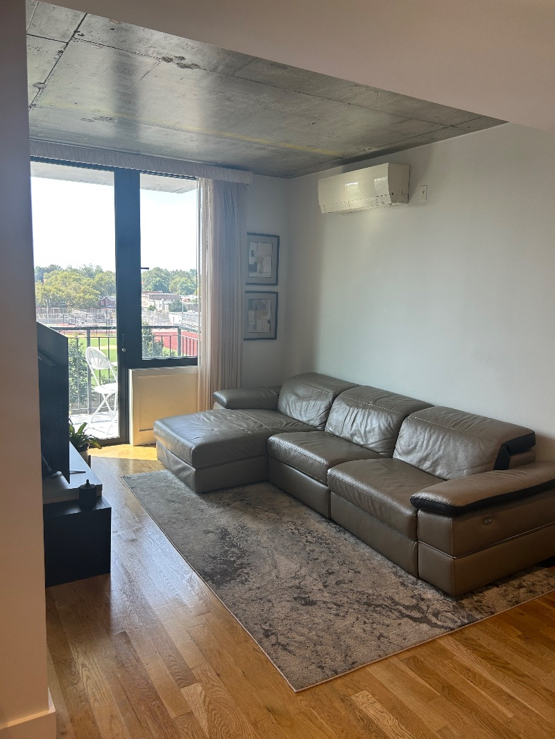 Modern 1-Bedroom with View - Photo 9