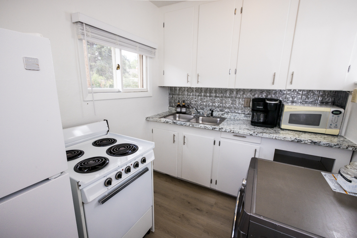 Tons of space - Cute 1920s Home! - Photo 3