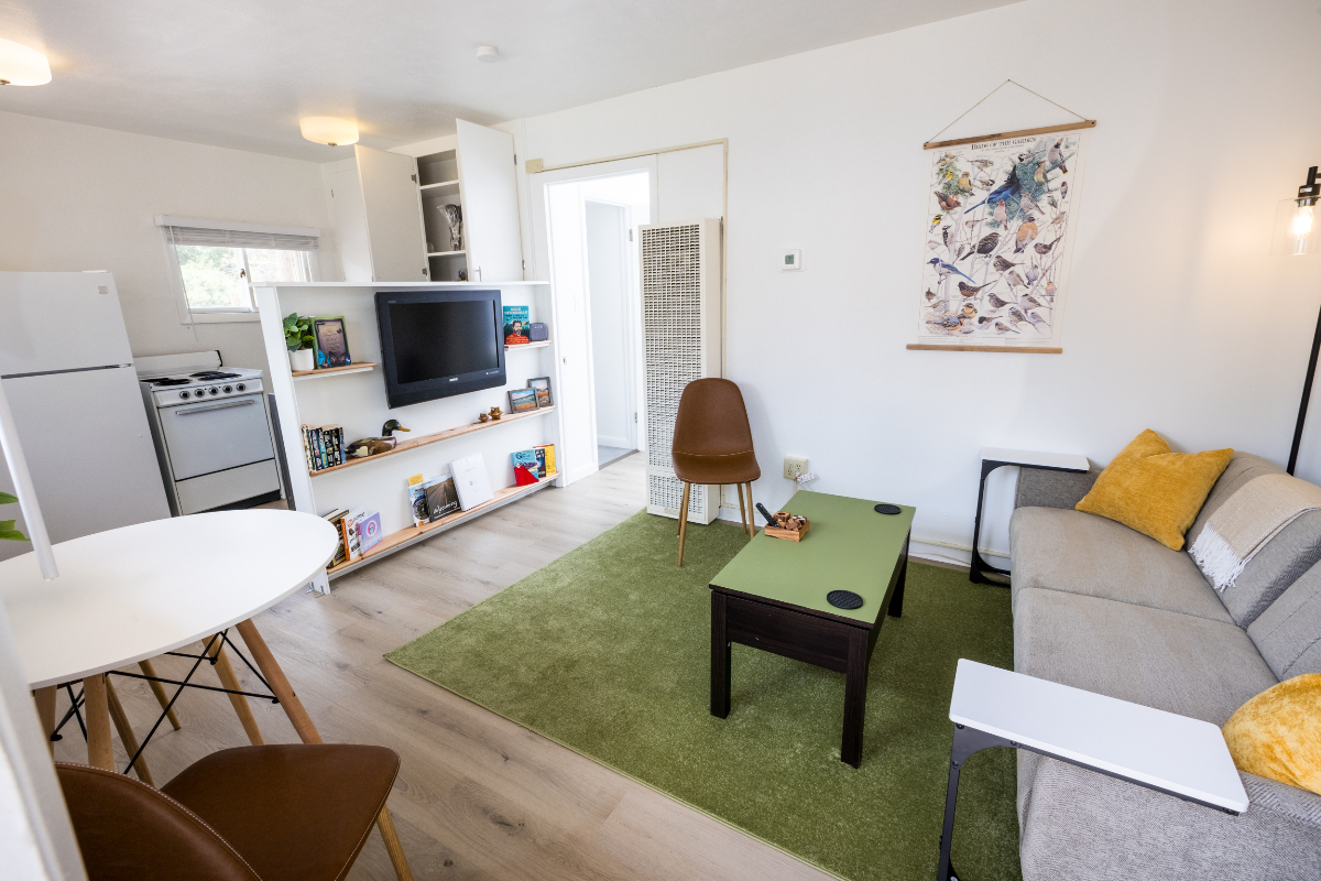 Tons of space - Cute 1920s Home! - Photo 8