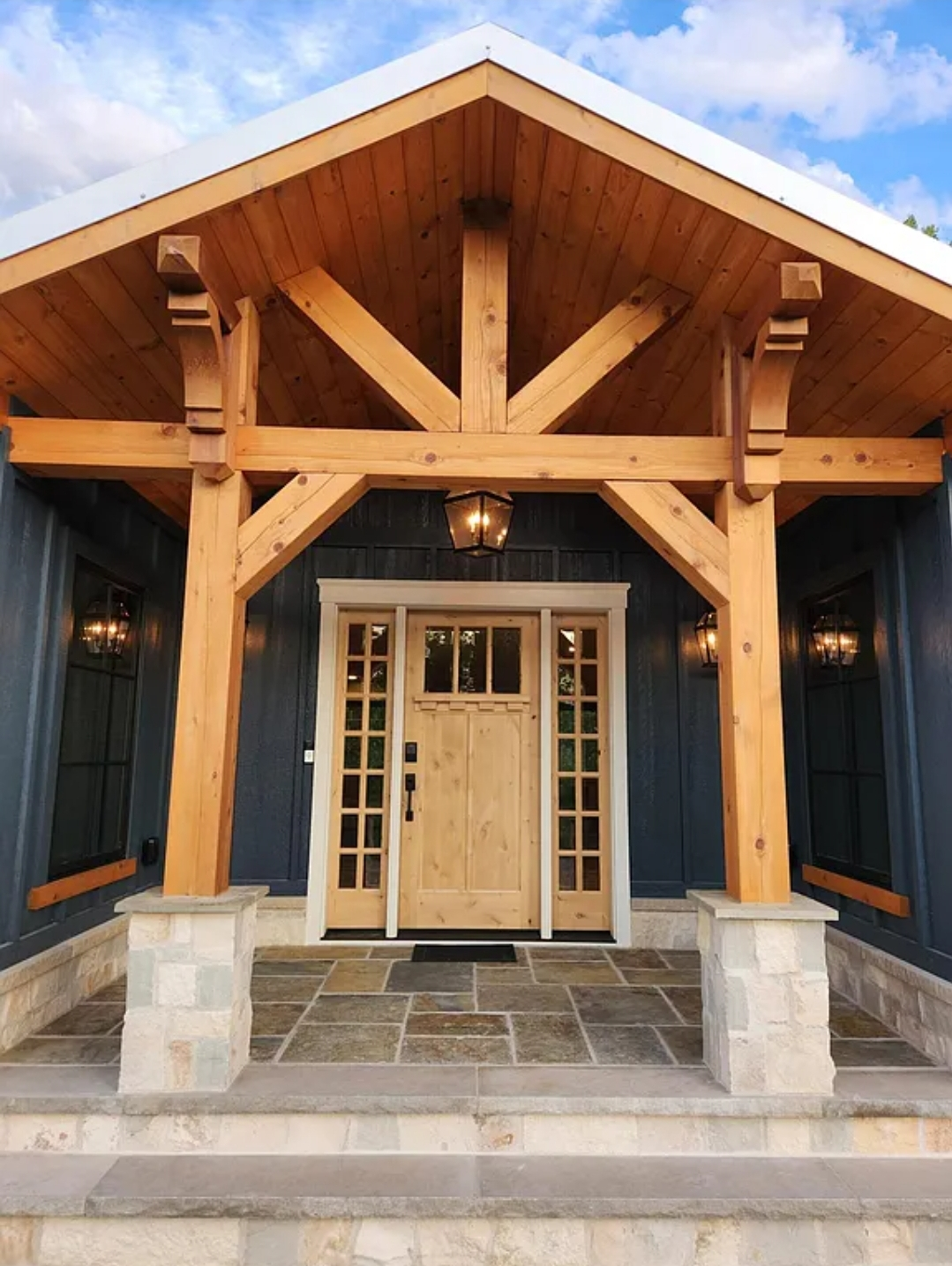 Riverfront craftsman home - Photo 3