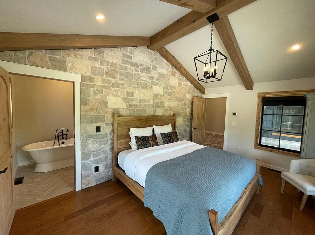 Riverfront craftsman home - Photo 7