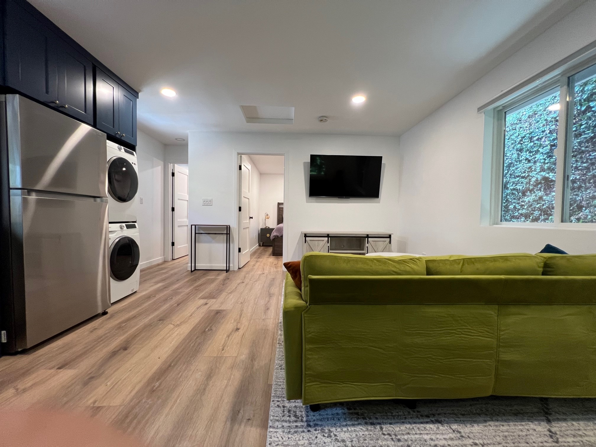 Private 1-bedroom Guesthouse in Hollywood Hills West - Photo 3