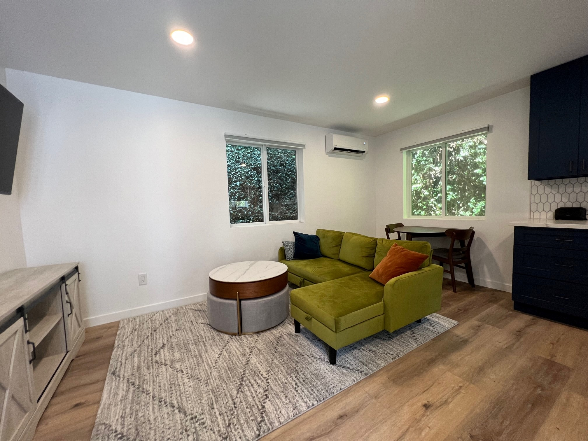 Private 1-bedroom Guesthouse in Hollywood Hills West - Photo 5