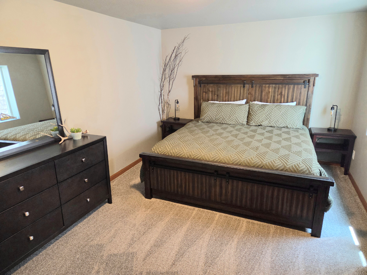 Large 4 BR Home - Great for Crew stays - Photo 7