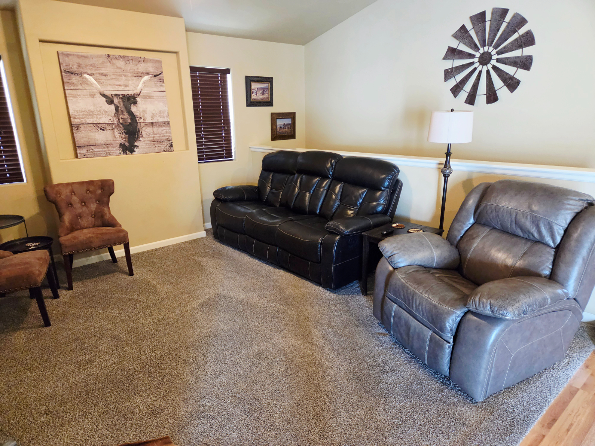 Large 4 BR Home - Great for Crew stays - Photo 6