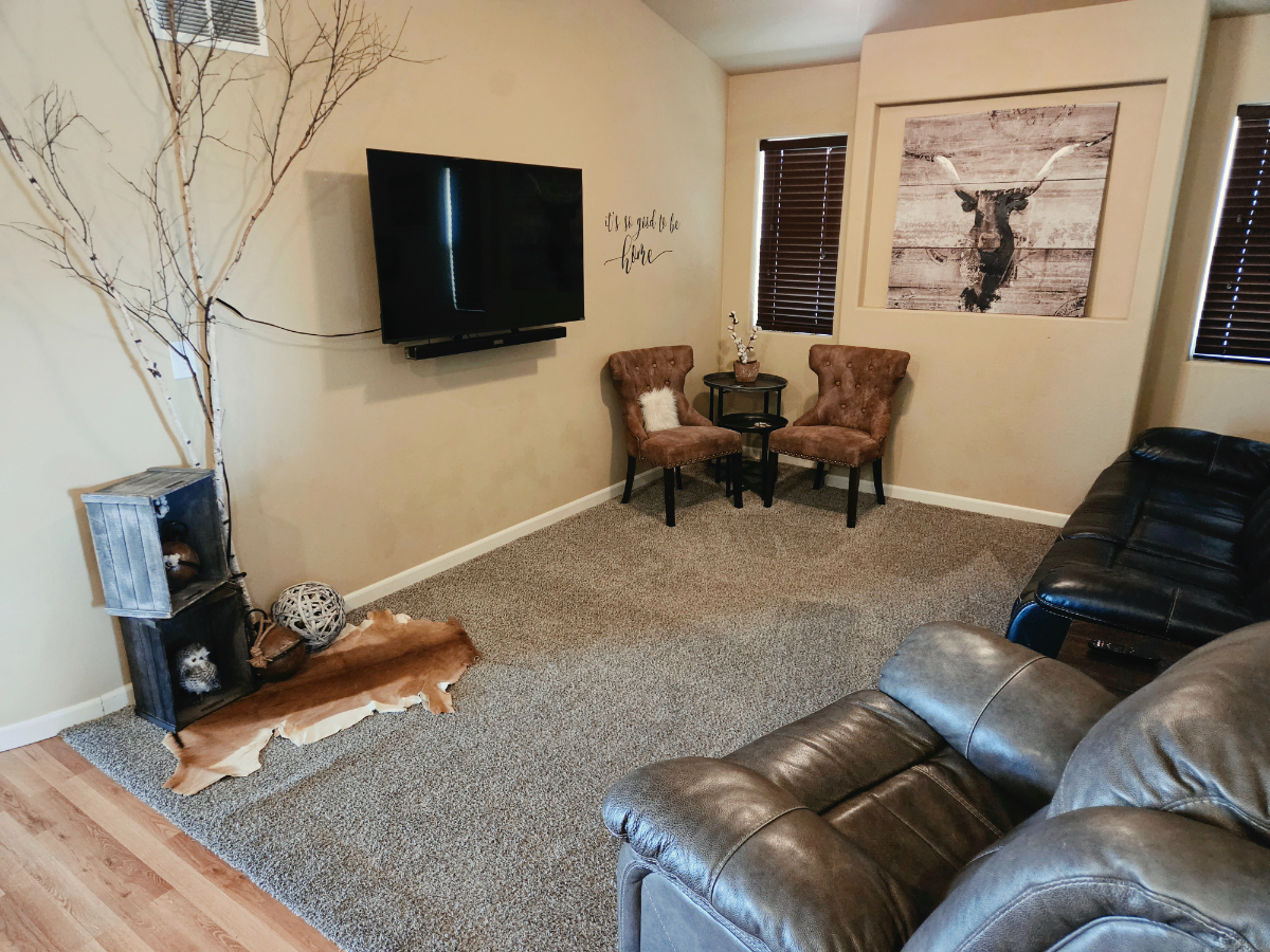 Large 4 BR Home - Great for Crew stays - Photo 5