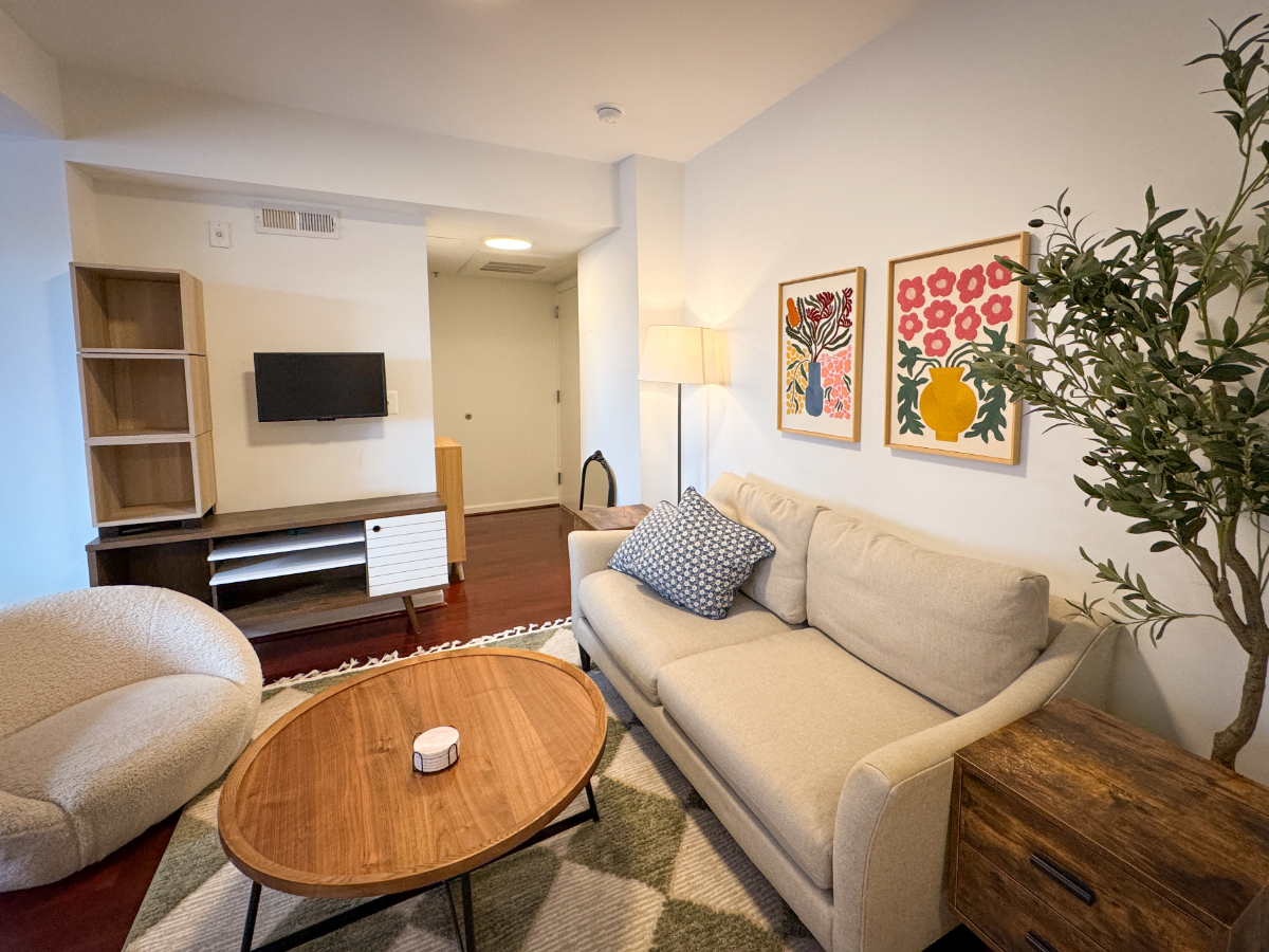 NEW - Luxury Studio - 14th St - Walk Score 94 - All Utilities & Parking Included - Photo 2