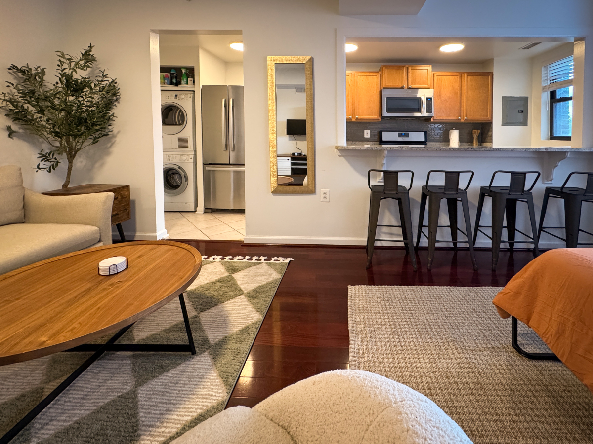 NEW - Luxury Studio - 14th St - Walk Score 94 - All Utilities & Parking Included - Photo 4