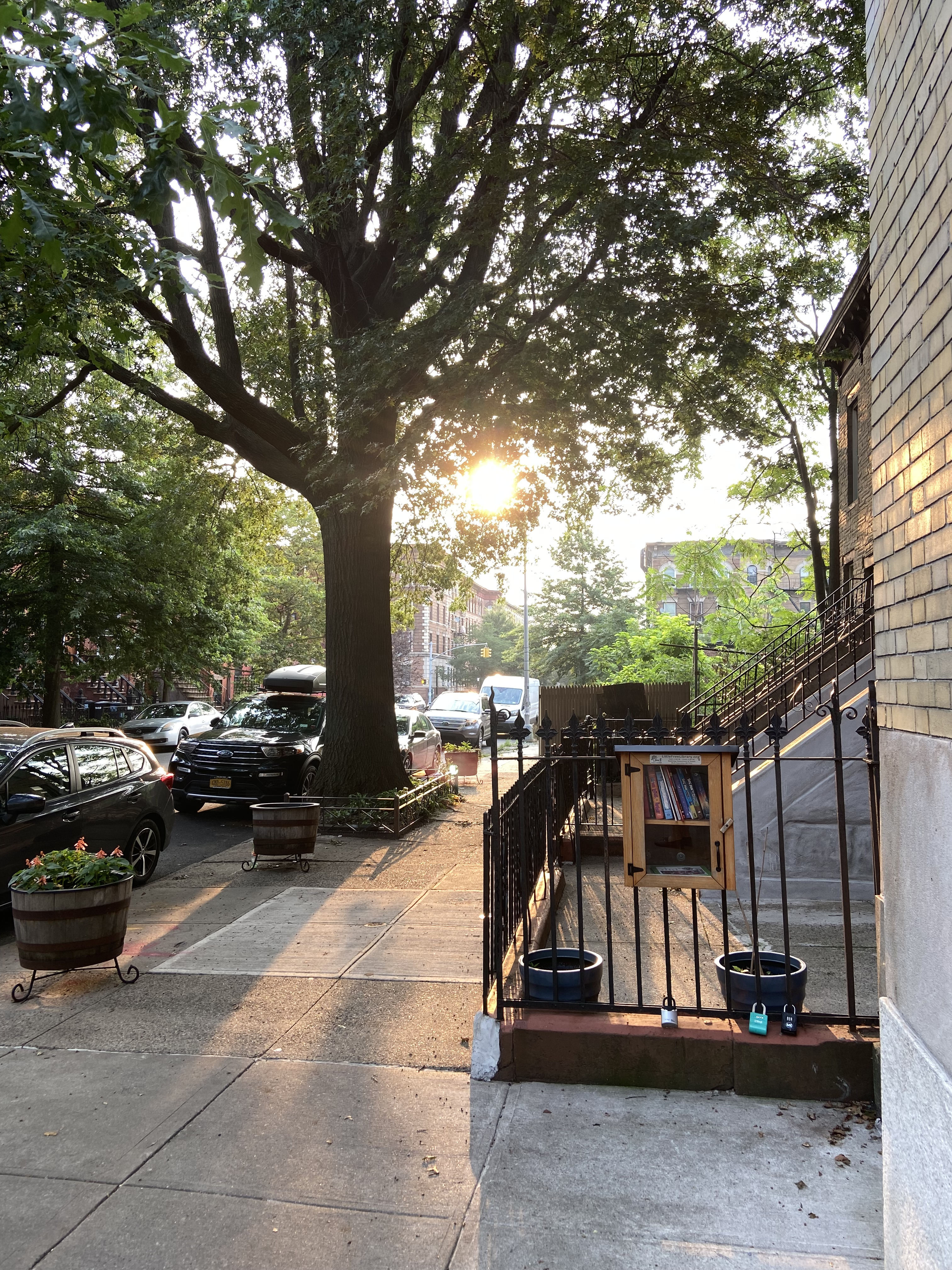 Brooklyn Brownstone Studio near Public Transit and Hospitals - Photo 3