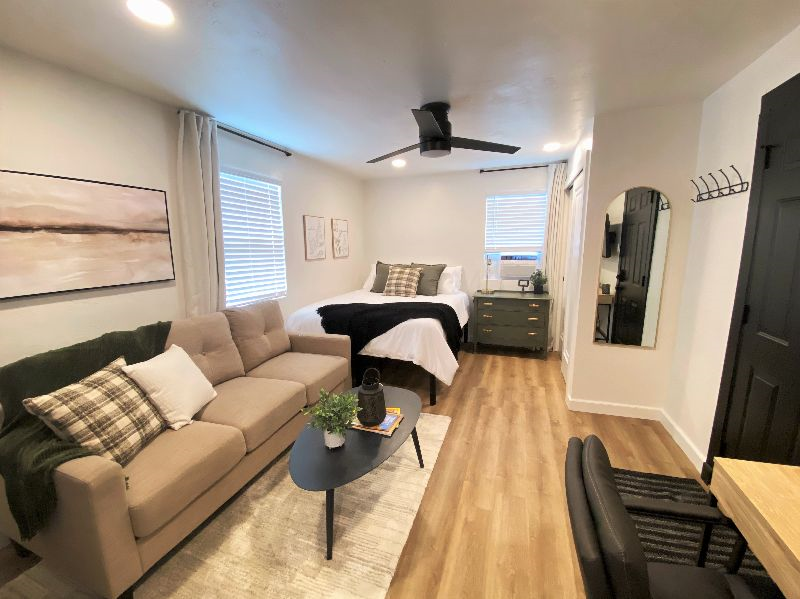 Remodeled Private Studio Home, Near Downtown - Photo 2