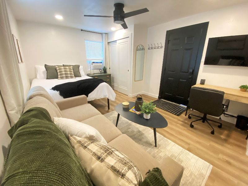 Remodeled Private Studio Home, Near Downtown - Photo 3