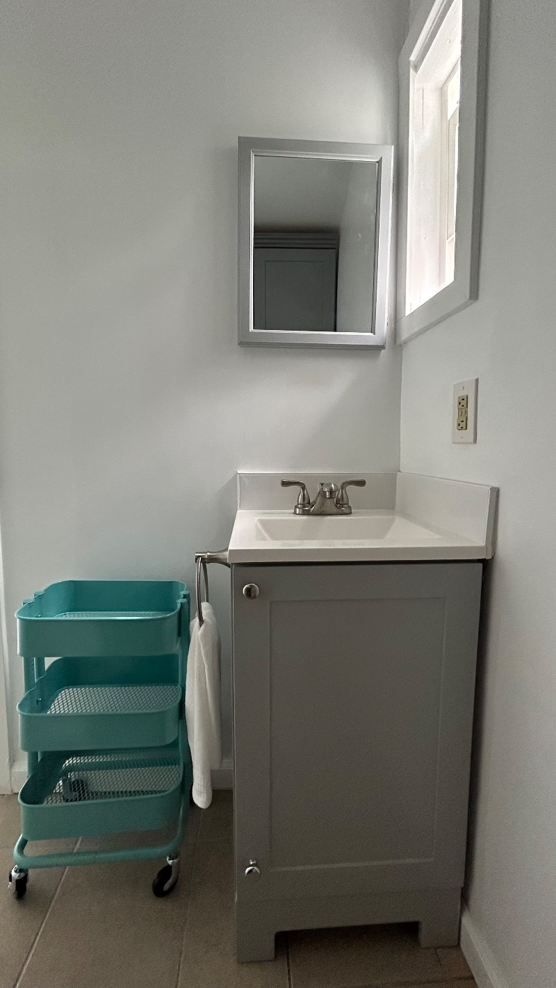 Fully Furnished Studio Close to Public Transport - Photo 6