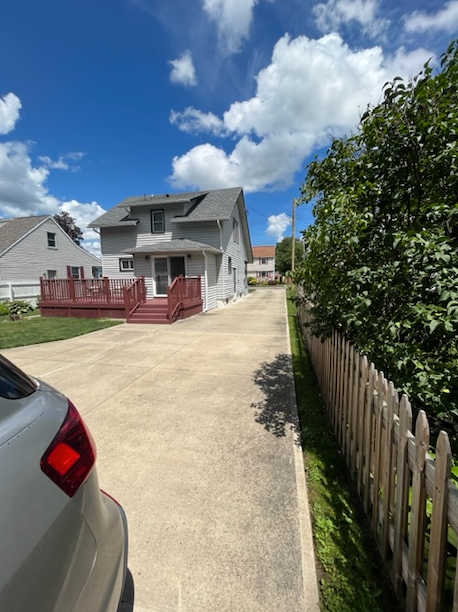 Furnished 2 Bed/1 Bath Home - Photo 2