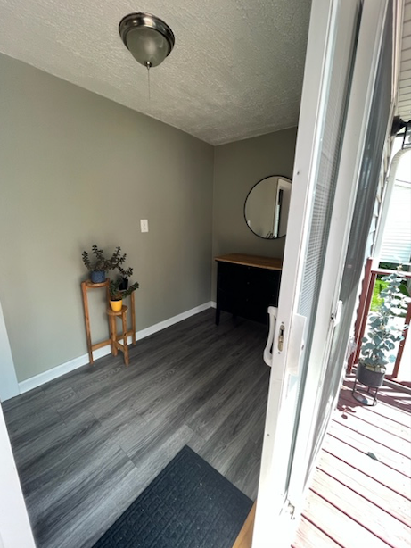 Furnished 2 Bed/1 Bath Home - Photo 3