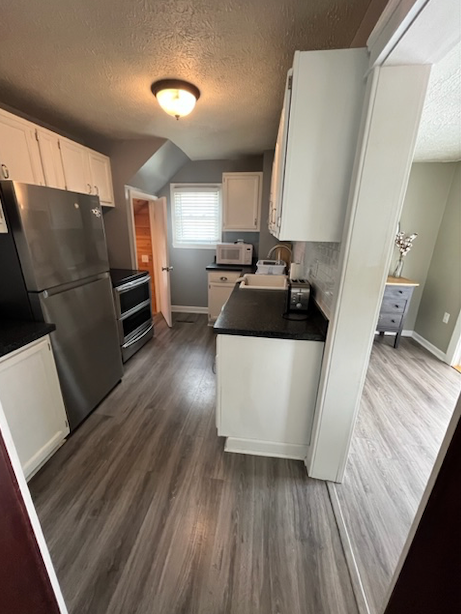 Furnished 2 Bed/1 Bath Home - Photo 4