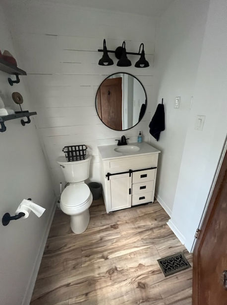 Furnished 2 Bed/1 Bath Home - Photo 9