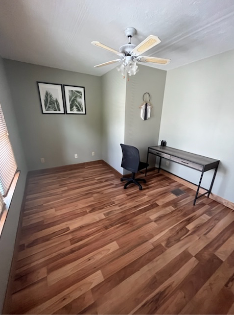 Furnished 2 Bed/1 Bath Home - Photo 11