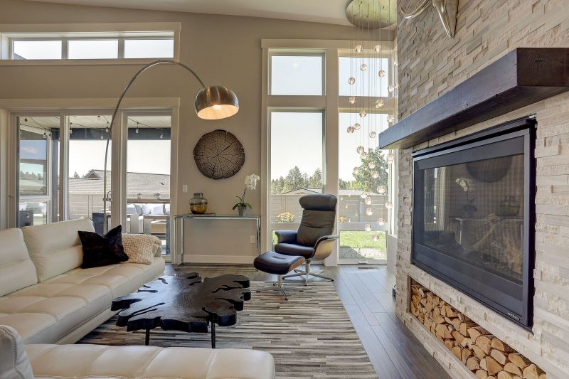Modern 4-Bedroom Home - Photo 3