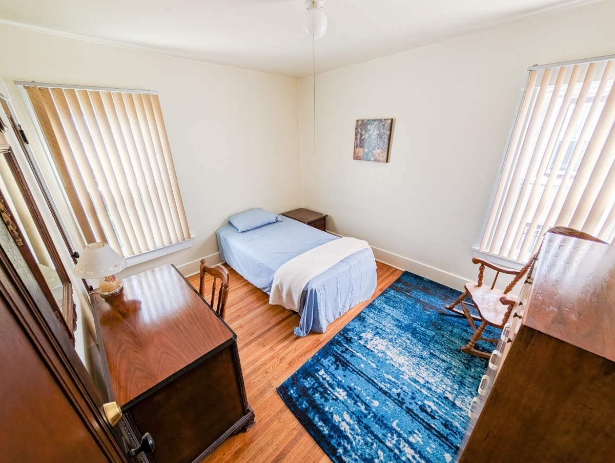 Conveniently located lower spacious 3 bed, 2 full bath - Photo 6