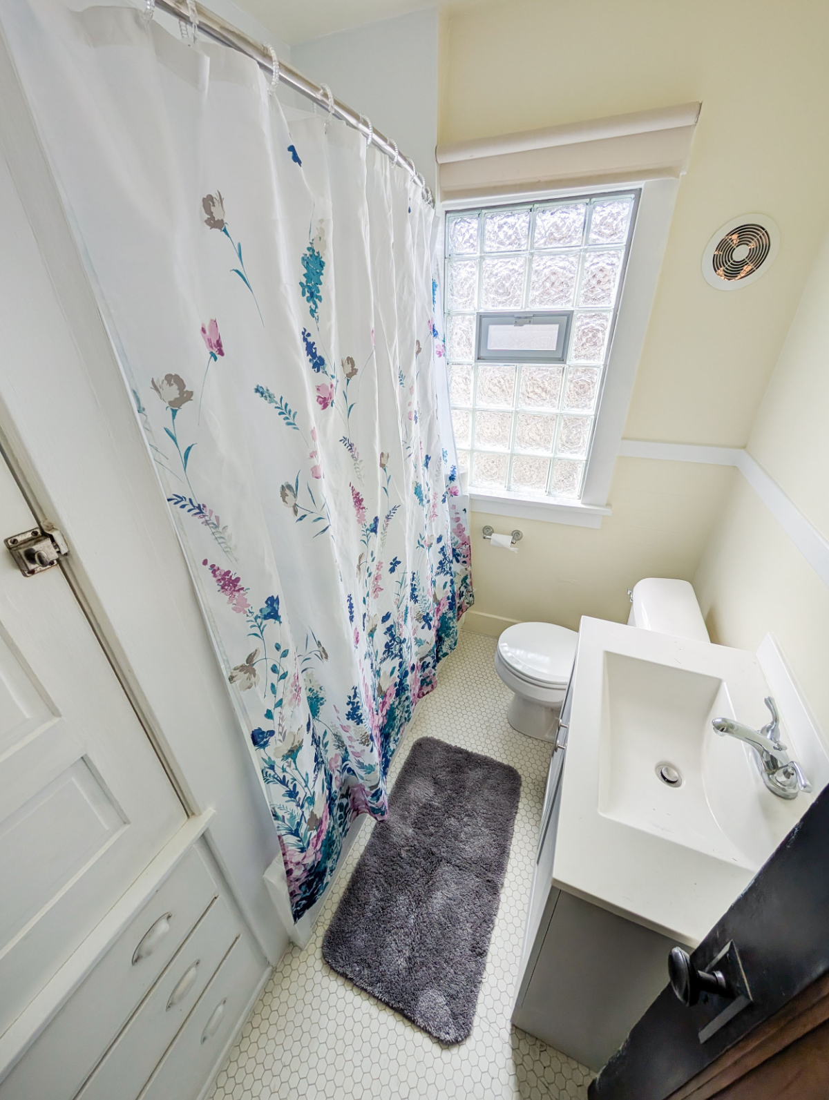 Conveniently located lower spacious 3 bed, 2 full bath - Photo 9