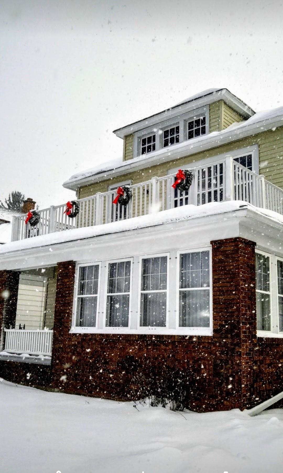 Conveniently located lower spacious 3 bed, 2 full bath - Photo 2