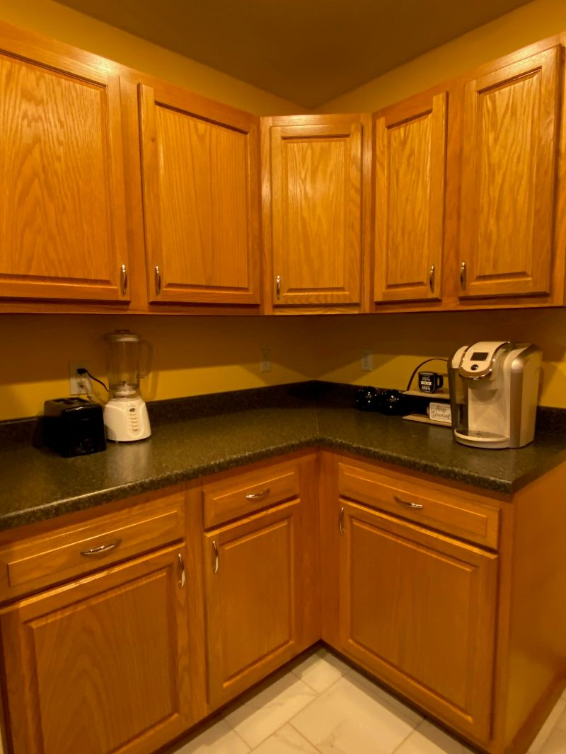 Cozy, updated house in desirable residential area! - Photo 12