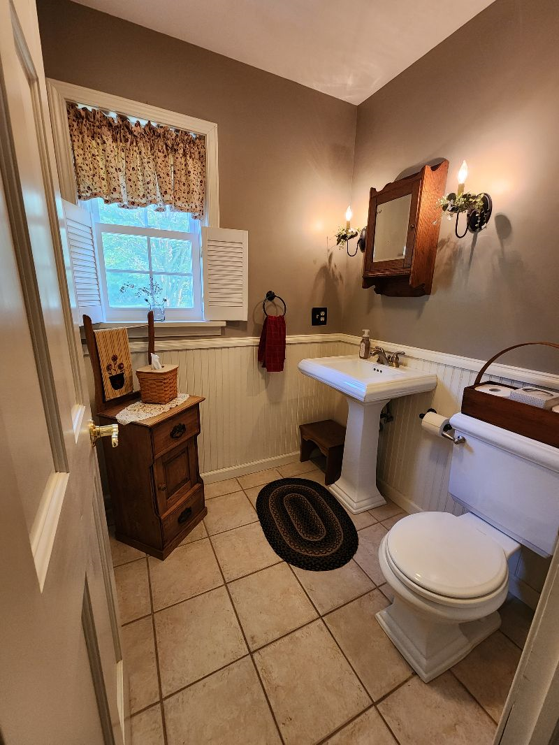 In close proximity to Rochester, this charming  home is on a quiet street. - Photo 9